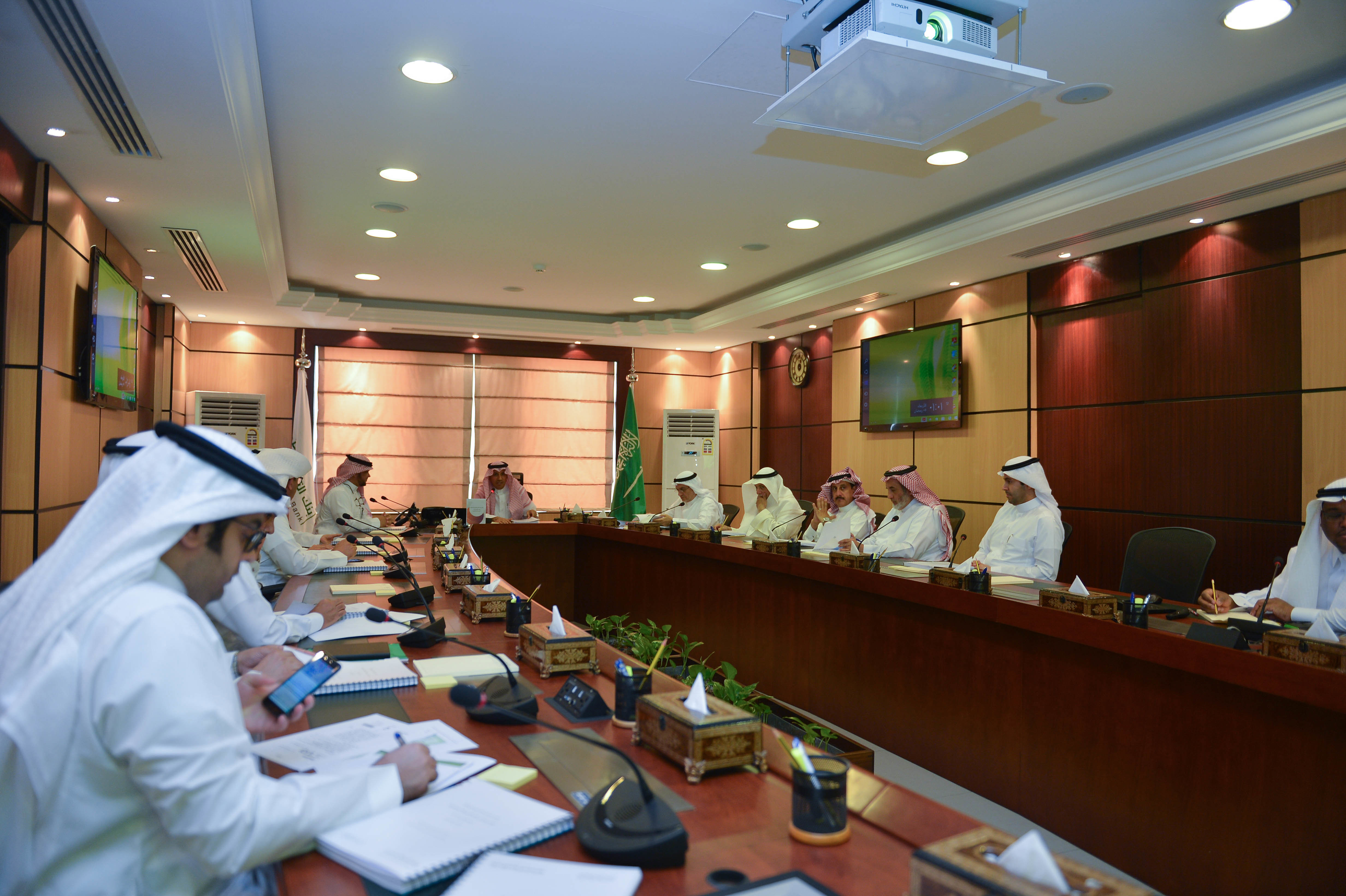 مجلس إدارة البنك يؤكد أهمية متابعة خطة تنفيذ الرؤى والتوجهات وكذلك الاستراتيجية وماتضمنته من مبادرات