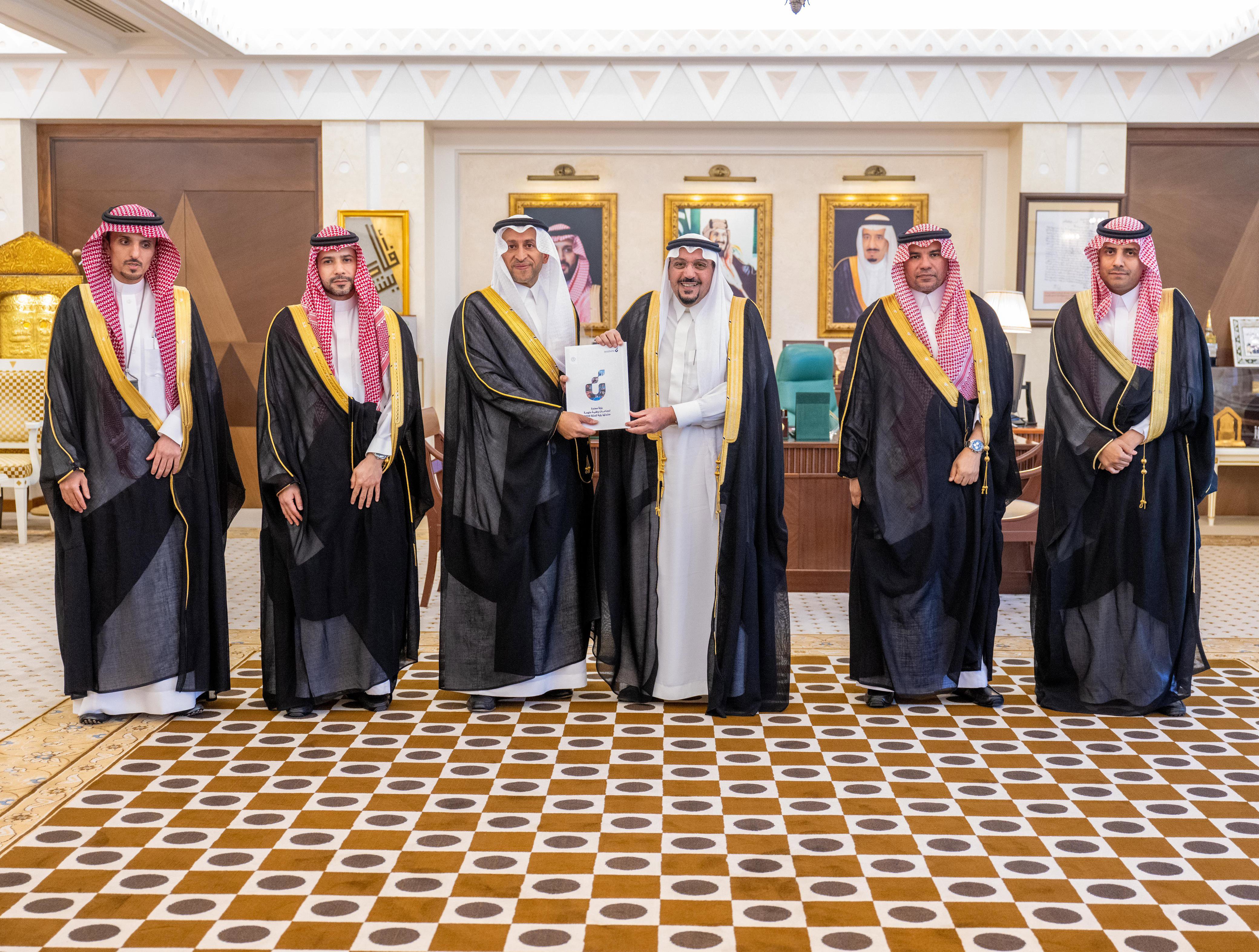 The prince of the Al-Ques region receives the executive head of the Social Development Bank