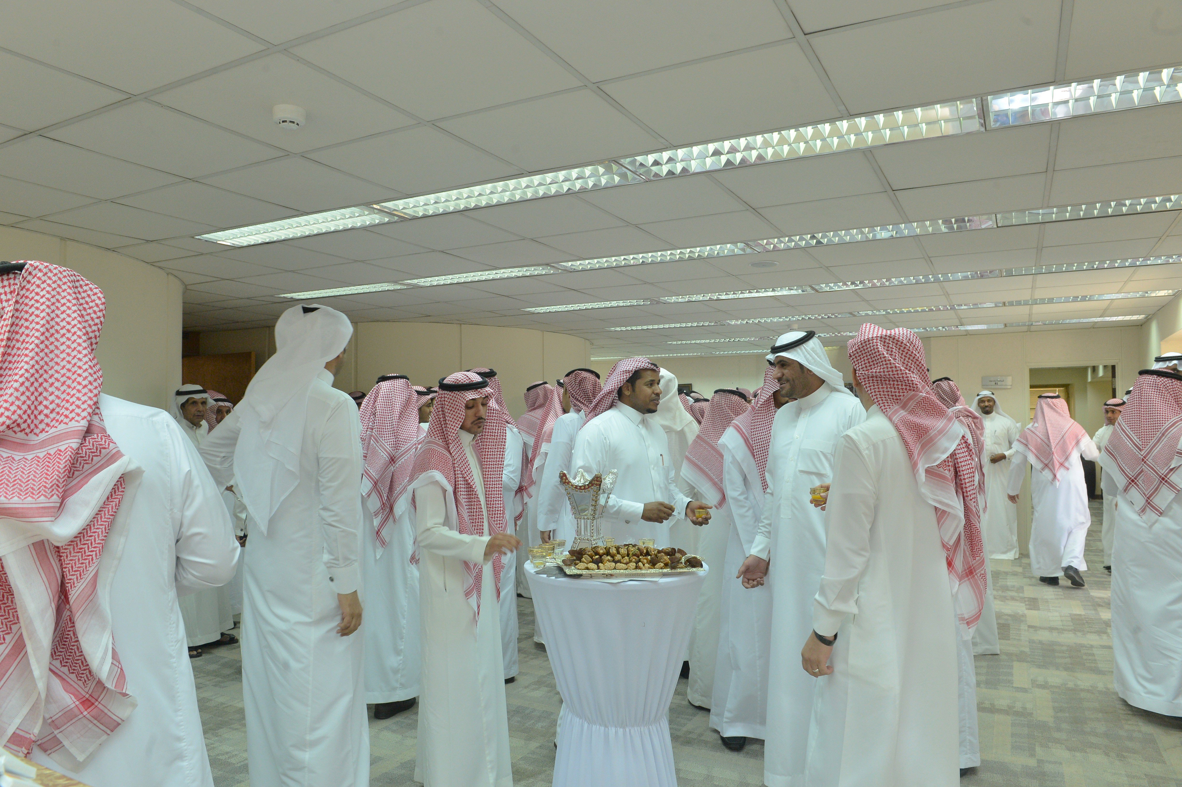 إقامة حفل المعايدة بعيد الفطر 1438هـ إقامة حفل المعايدة بعيد الفطر 1438هـ