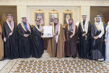 Tribute to the Prince of the Al-Ques region as the Bank